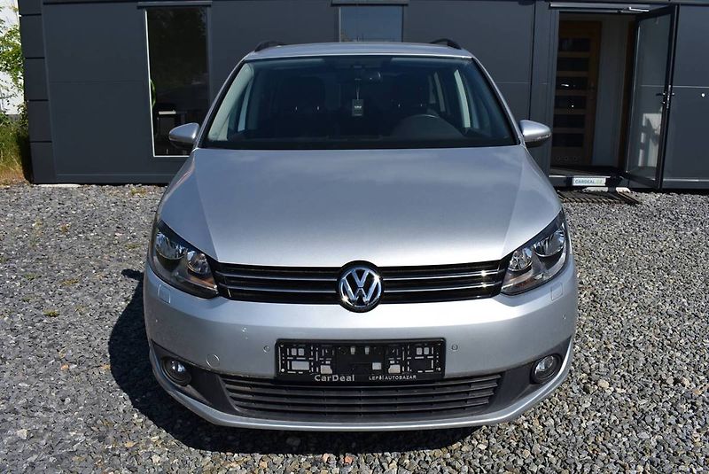 Volkswagen Touran 2,0 TDI DSG,1.M,PDC,KRÁSNÝ! - fotka 2 z 17