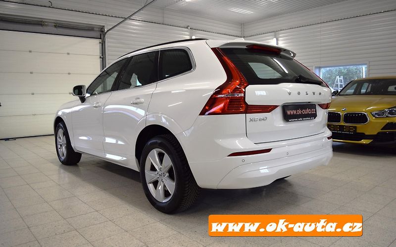 Volvo XC60 2.0 B4 AWD MOMENTUM 2022 - fotka 3 z 54