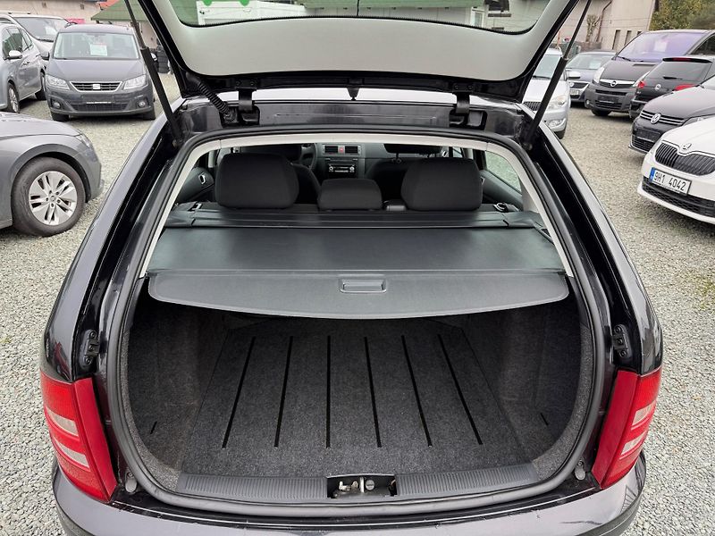 Škoda Fabia 1.4 16V 59KW AMBIENTE - fotka 12 z 13