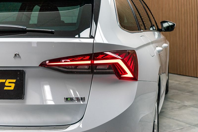 Škoda Octavia 1.5TSI REZERVACE - fotka 41 z 47