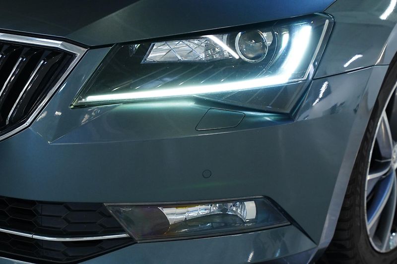 Škoda Superb - fotka 9 z 30