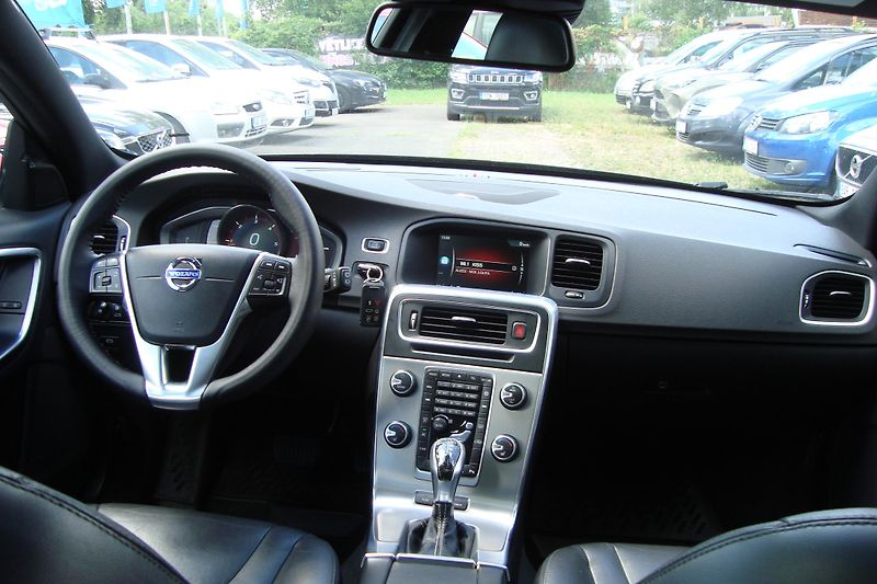 Volvo V60 (2013) PLUG-IN-HYBRID,2.4D6,AWD,158kW - fotka 49 z 78