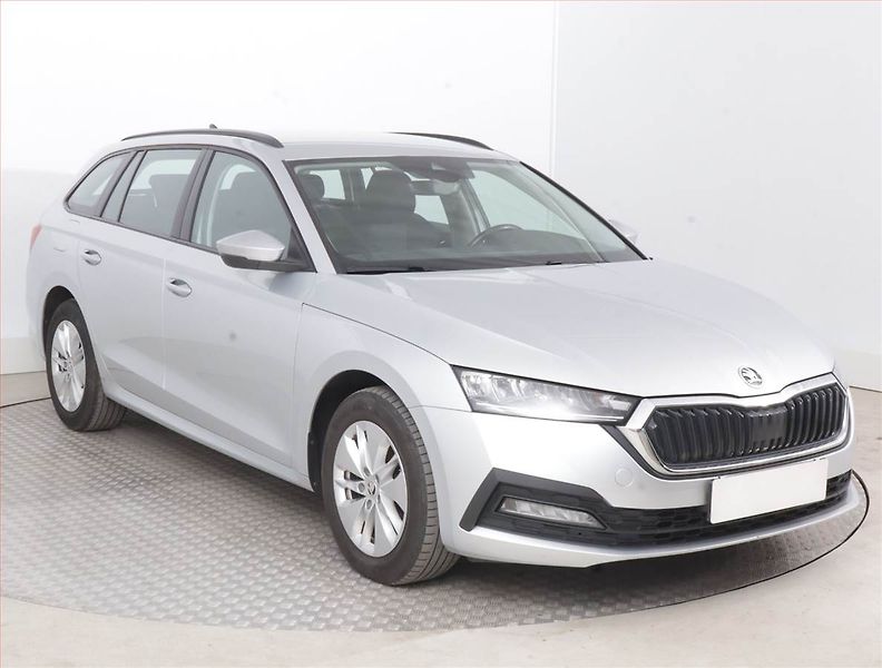 Škoda Octavia (2022) Ambition 2.0 TDI, ČR,1.maj - fotografie inzerátu