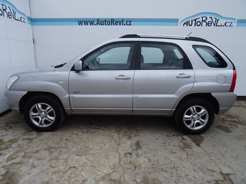 Kia Sportage (2006) 2.0i,104kW,4X4,ALU - fotka 4 z 20