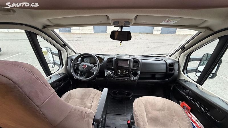 McLouis MC4 873 2.2 MJ 103 kW - fotka 5 z 18