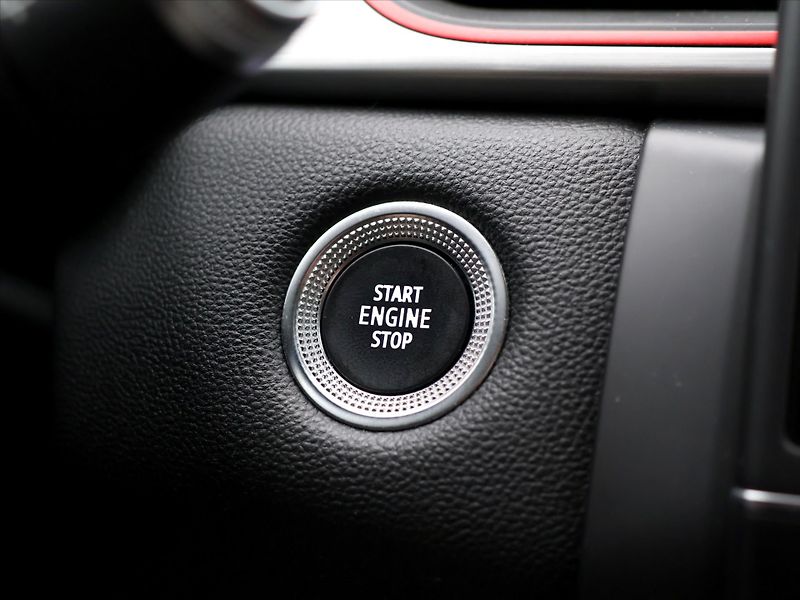 Renault Captur 1,0 TCe 74kW CZ Intens 1.Maj. - fotka 21 z 33