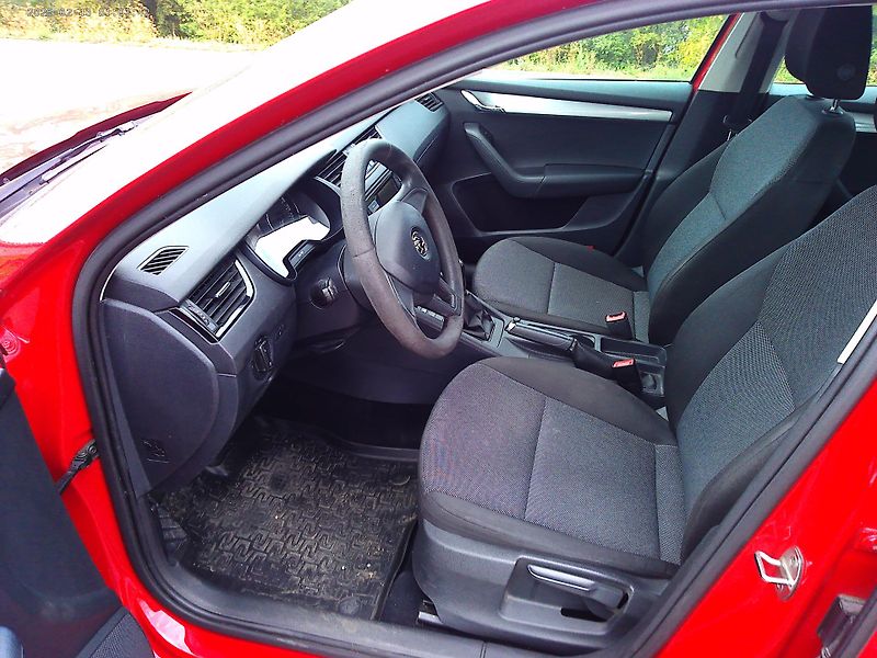 Škoda Octavia 1.6 TDi,66 kW,1.majitel,tažné - fotka 9 z 25
