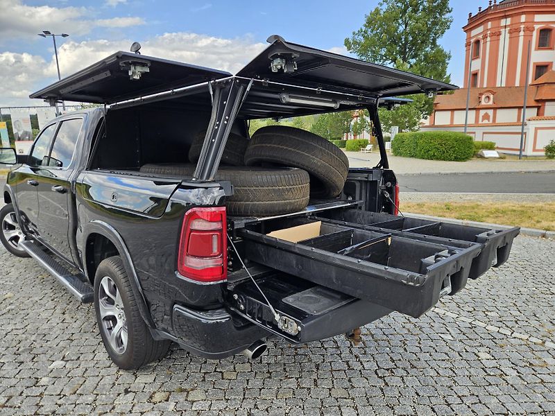 RAM 1500 (2019) 5.7HEMI + LPG LARAMIE - fotka 29 z 38