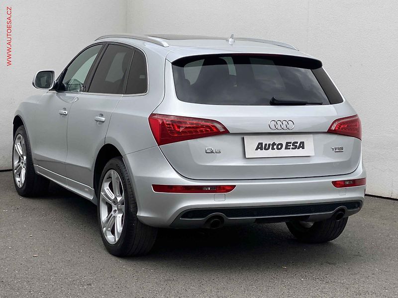 Audi Q5 (2011) 2.0 TFSi quattro, S-line - fotka 6 z 18