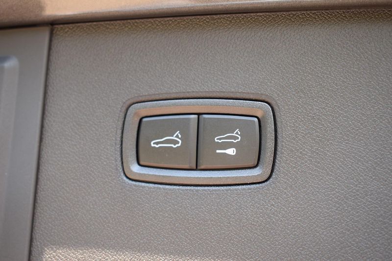 Porsche Cayenne (2026) KeyLess/SoftClose/Pano - fotka 43 z 52