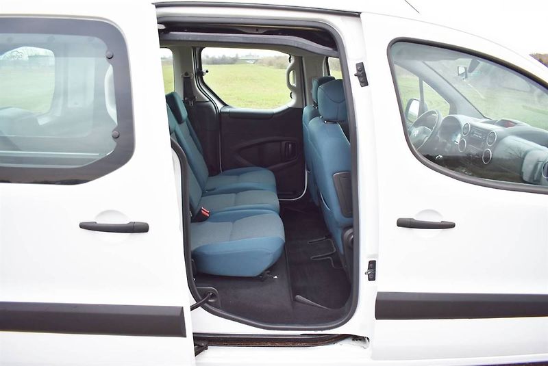 Citroën Berlingo 1,6 HDi MULTISPACE,1.M,SUPER - fotka 13 z 15