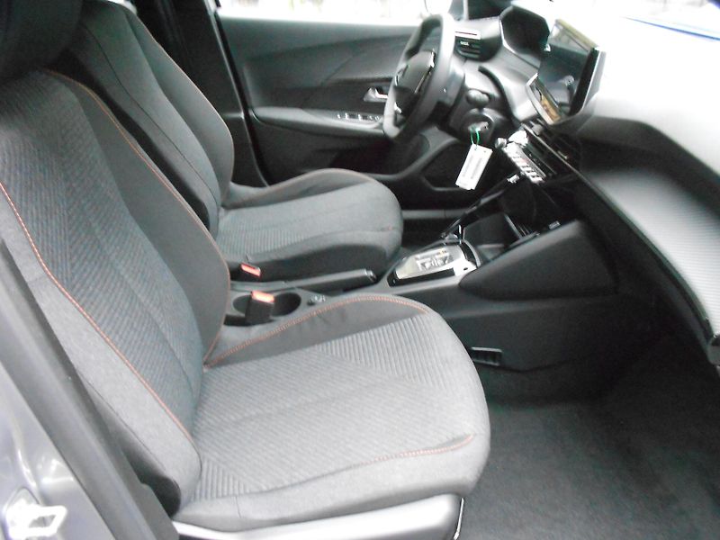 Peugeot 2008 BUSINESS Hybrid 110 e-DCS6 - fotka 6 z 6