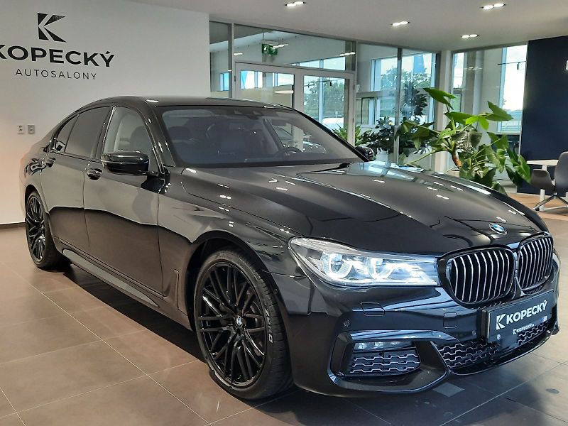 BMW Řada 7 (2018) 730d xDrive M Sport - fotka 3 z 12