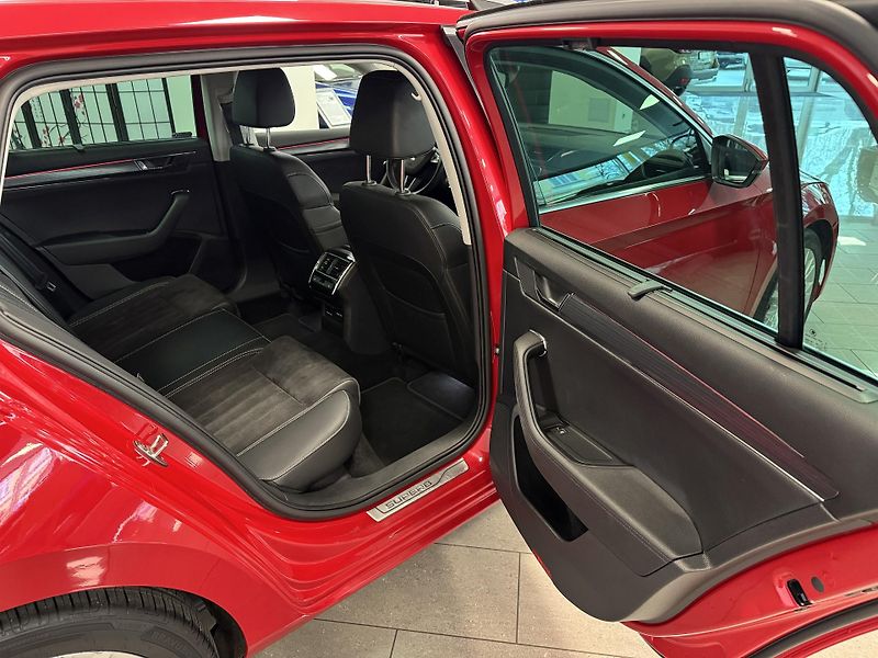 Škoda Superb 2.0TDI 4x4 DSG StylePlus - fotka 11 z 50
