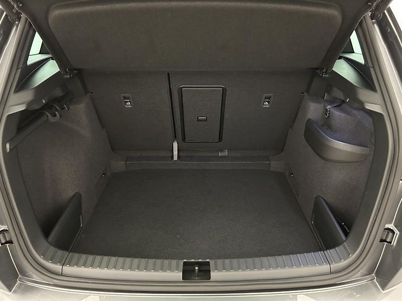 Škoda Karoq 1.5 TSI SportLine - fotka 22 z 23