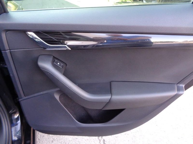 Škoda Octavia 2.0 TDI DSG STYLE PLUS 110 KW - fotka 27 z 29