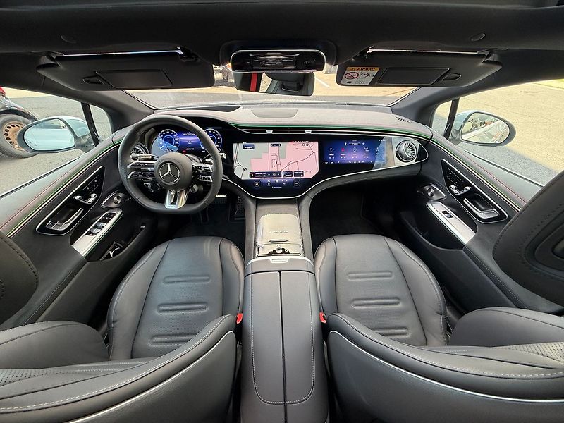 Mercedes-Benz EQE 53 AMG 4MATIC+ - fotka 16 z 38