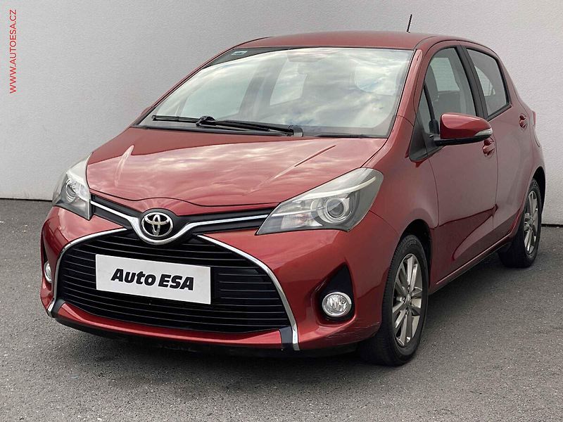 Toyota Yaris (2014) 1.0VVT-i, Comfort, kamera - fotka 3 z 17