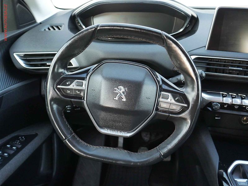 Peugeot 3008 (2016) 1.2 PT, Navigace - fotka 14 z 15