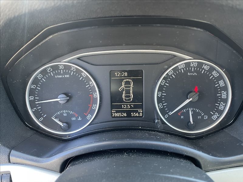 Škoda Octavia 2,0 TDi 103kw CFH Euro5 - fotka 15 z 32