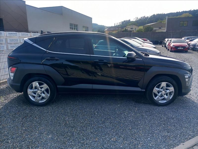 Hyundai Kona 1,6 T-GDI SMART DCT 4x4 TECHN. - fotka 5 z 23