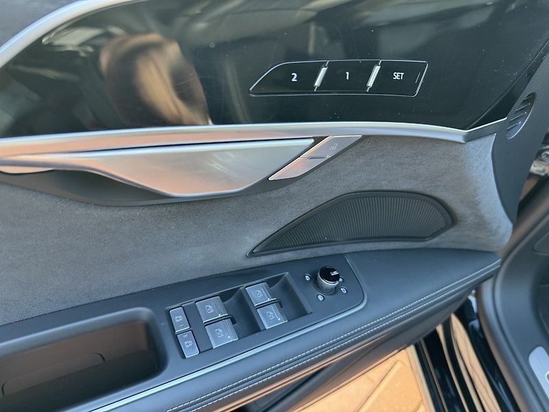 Audi A8 (2022) 55TSFi Martix Vzduch B&O - fotka 31 z 49