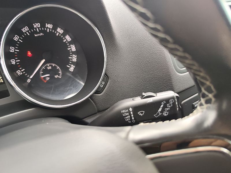 Škoda Yeti 2.0 TDI/103kW Ambition DSG - fotka 19 z 23