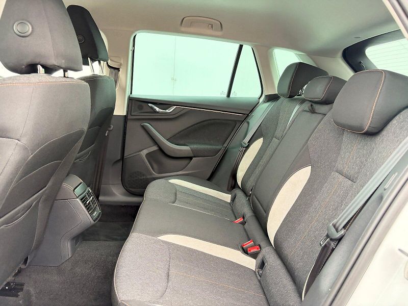 Škoda Kamiq (2024) 1.5 TSI / 110 kW / TOP SELECTI - fotka 7 z 34