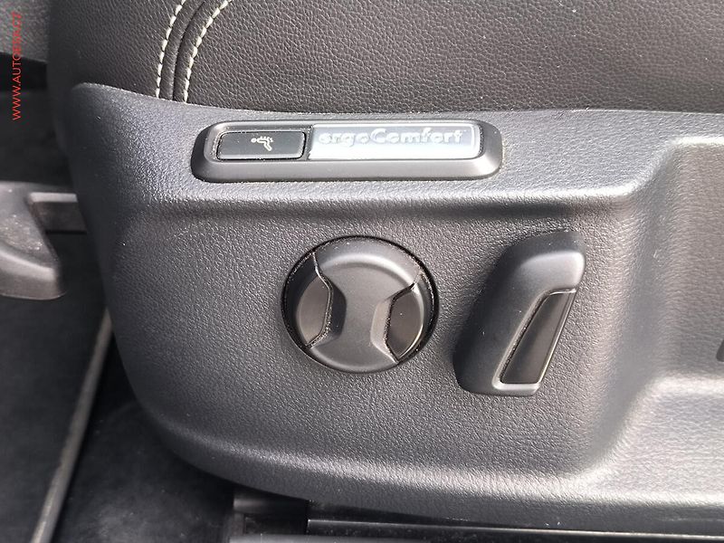 Volkswagen Passat (2019) 2.0TDi, ČR, R-Line, DSG, LED - fotka 11 z 27
