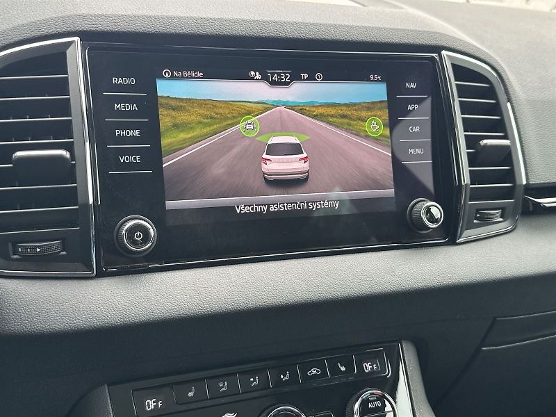 Škoda Karoq (2021) 2.0 TDI Style - fotka 17 z 34