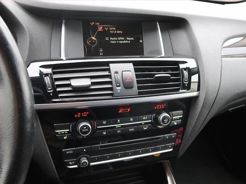 BMW X3 (2015) xDrive20d, 4X4, Automat - fotka 12 z 22