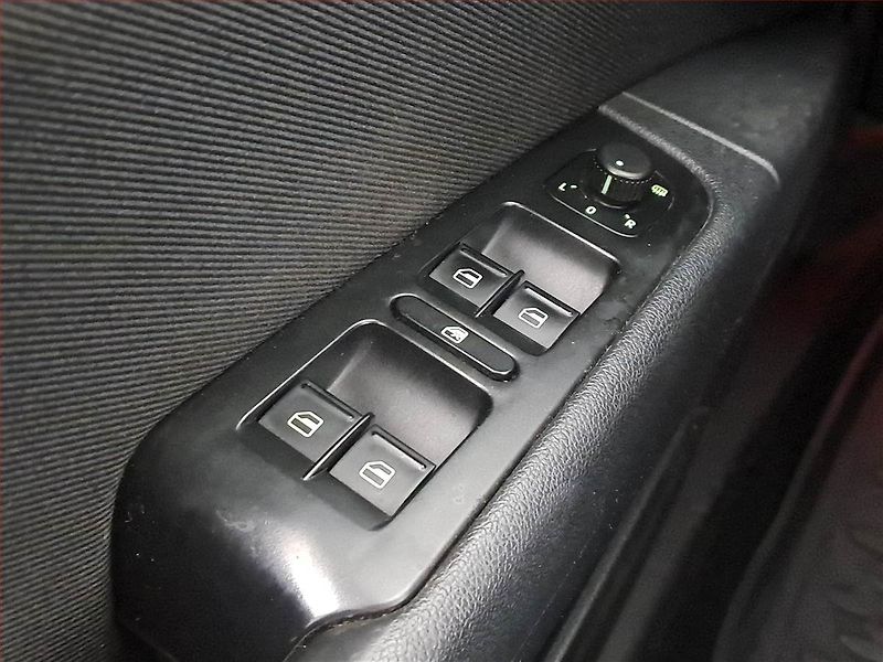 Škoda Superb (2011) 1.6 TDI, Tempomat - fotka 15 z 16