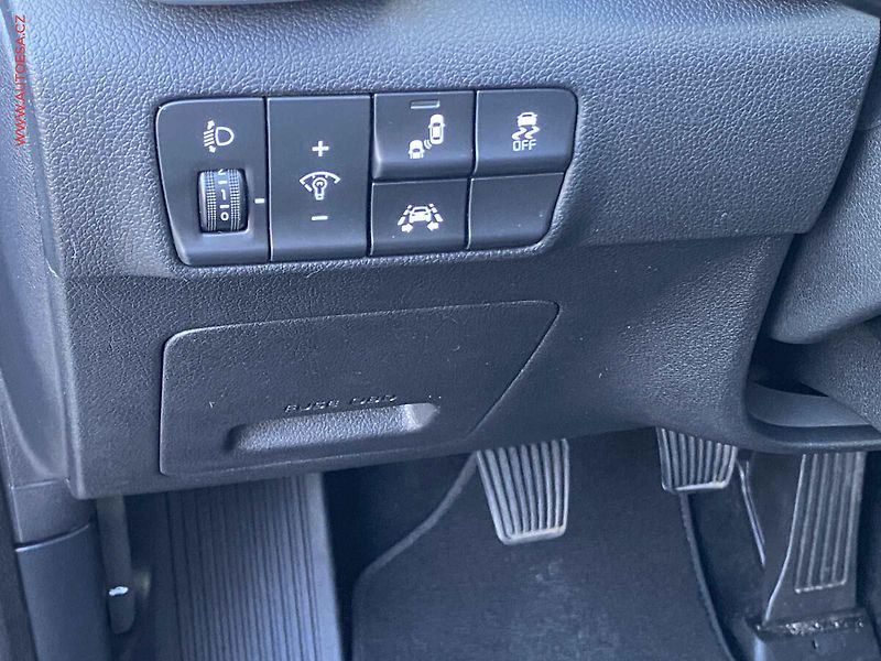 Kia Sportage (2018) 1.6 GDi, Navi, kamera, kůže - fotka 13 z 18