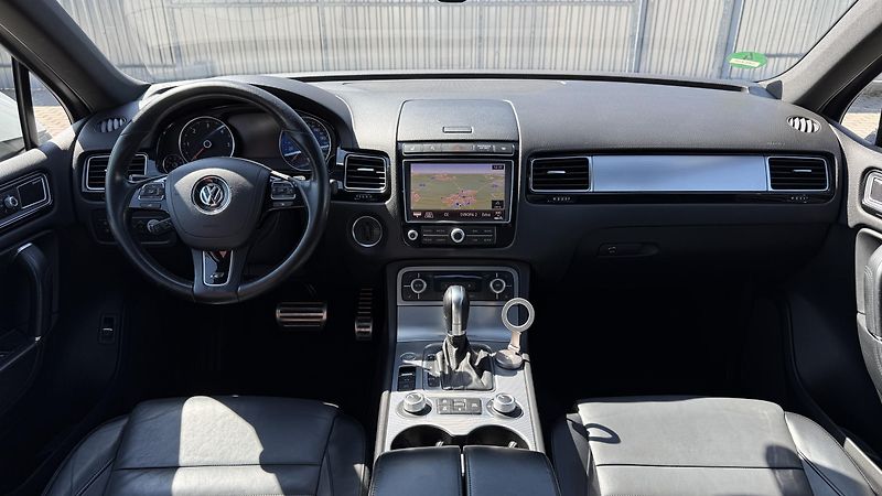Volkswagen Touareg 3.0TDi*193kW*R-LINE*PERLEŤ - fotka 16 z 44