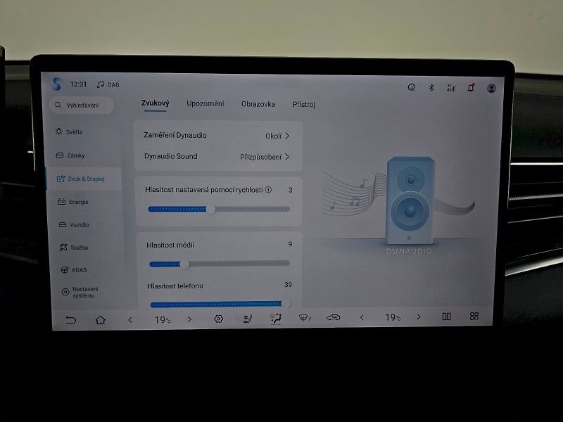 BYD Seal (2025) 82,5kWh 313k DESIGN RWD - fotka 23 z 39