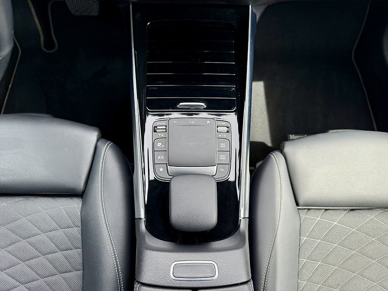 Mercedes-Benz GLB (2020) 200 - fotka 20 z 43