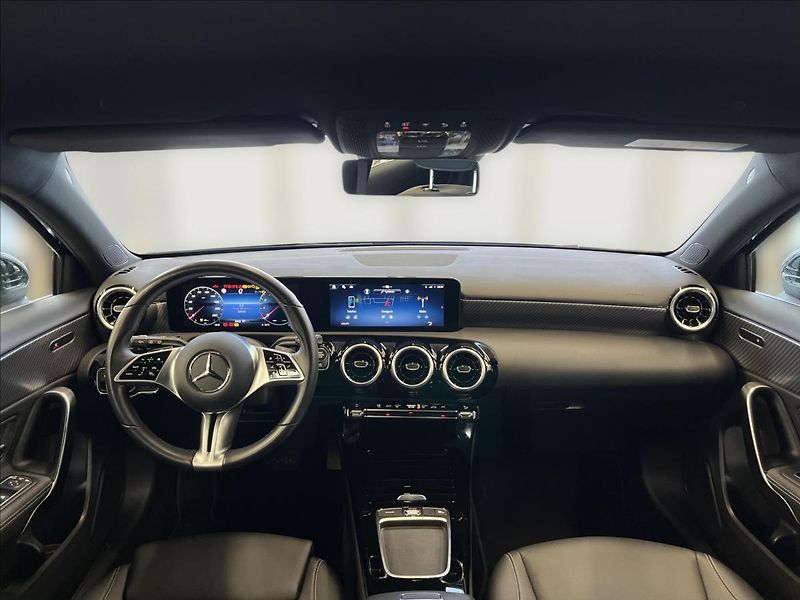 Mercedes-Benz Třídy A 180 Progressive Line - fotka 13 z 21