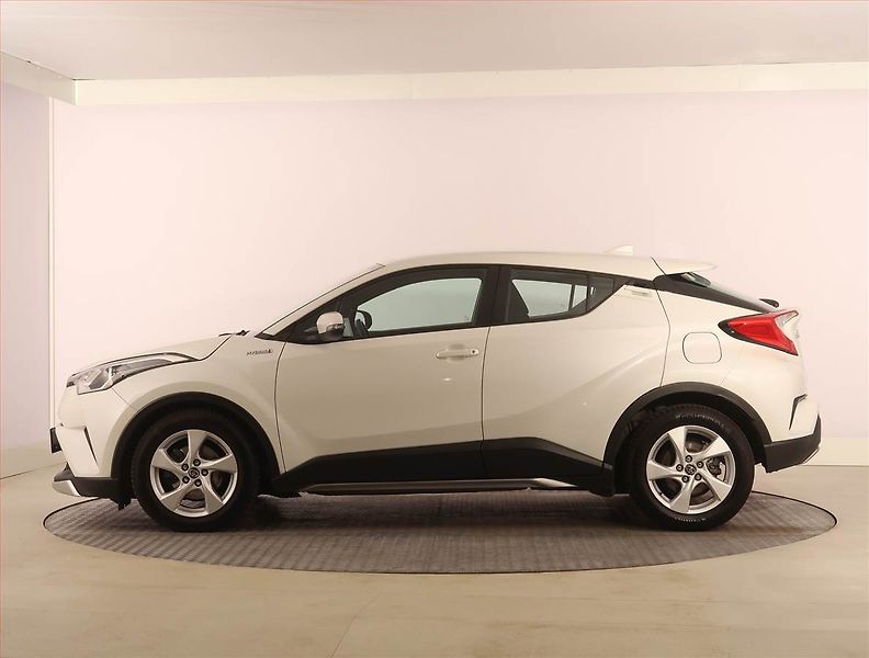 Toyota C-HR (2018) 1.8 Hybrid, Automat - fotka 3 z 23