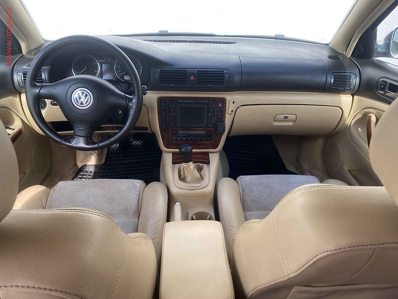 Volkswagen Passat (2001) 1.9TDi, ČR, AC, xenon, navi - fotka 8 z 19