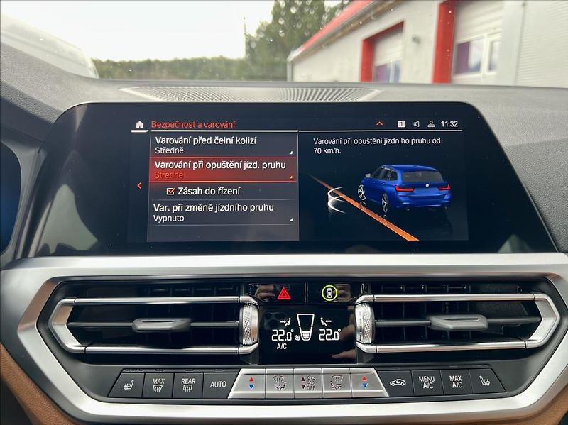 BMW Řada 3 330D xDrive M SPORT záruka - fotka 43 z 57