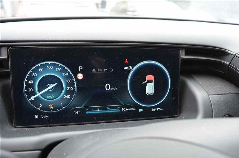 Hyundai Tucson (2023) 1,6 T-GDI HTRAC - fotka 14 z 19