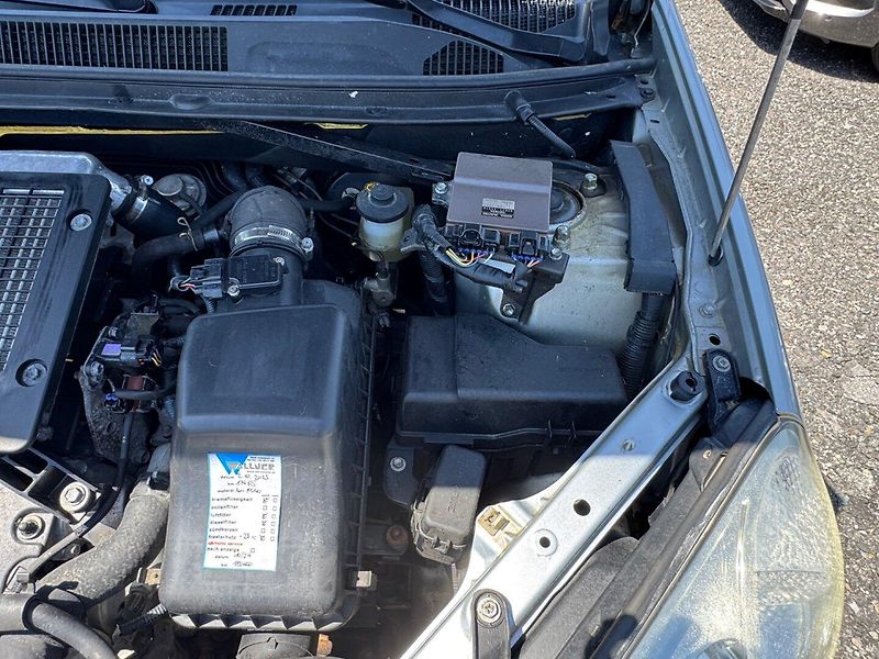 Toyota RAV4 (2005) 2.0 D-4D, 4WD - fotka 11 z 12