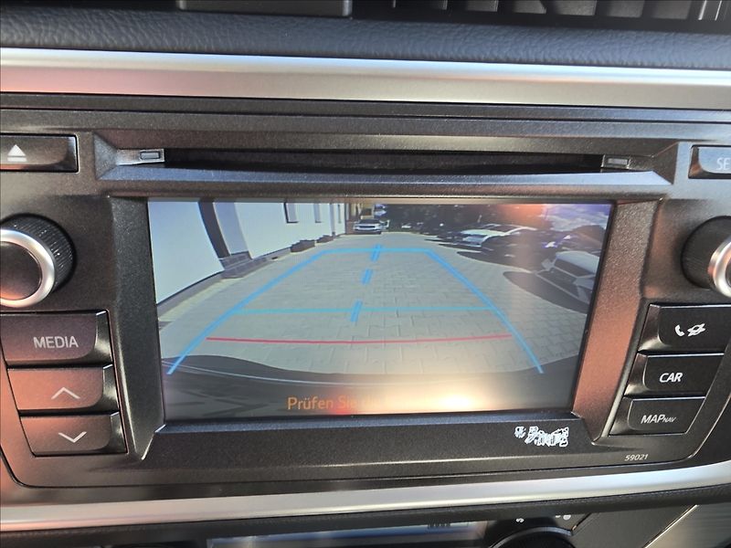Toyota Auris 1,6 97 KW Automat kamera navi - fotka 42 z 44