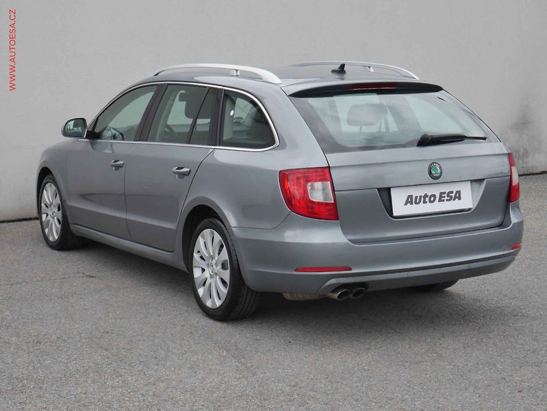 Škoda Superb (2010) 2.0TDi, Ambition, AC - fotka 6 z 17