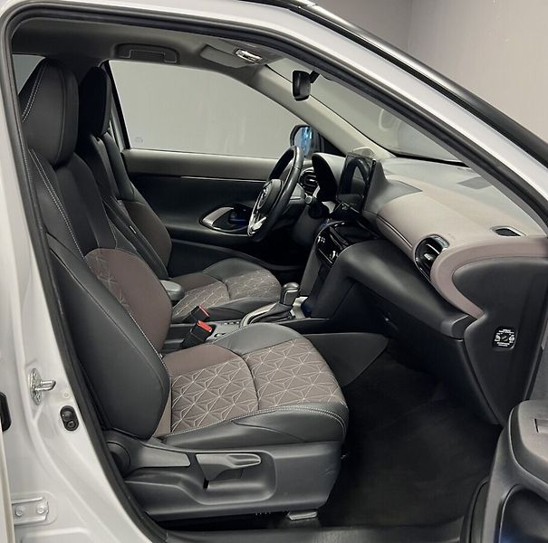 Toyota Yaris Cross EXECUTIVE - fotka 11 z 18