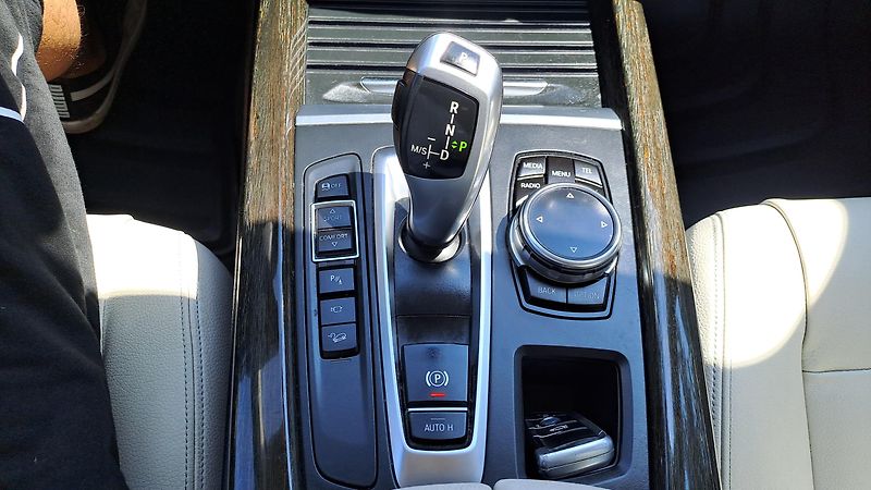 BMW X5 3.0 xDrive 30D - fotka 31 z 32