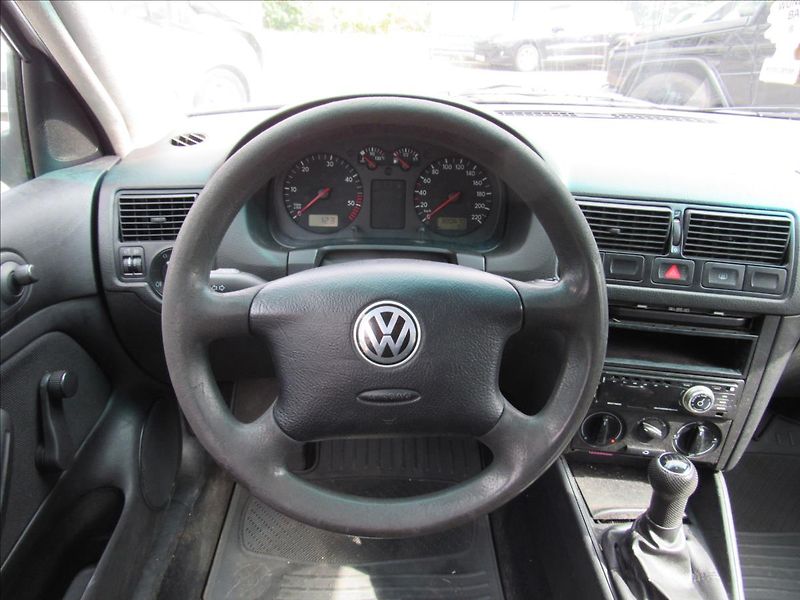 Volkswagen Golf 1,9 SDI 50kW Combi - fotka 12 z 23