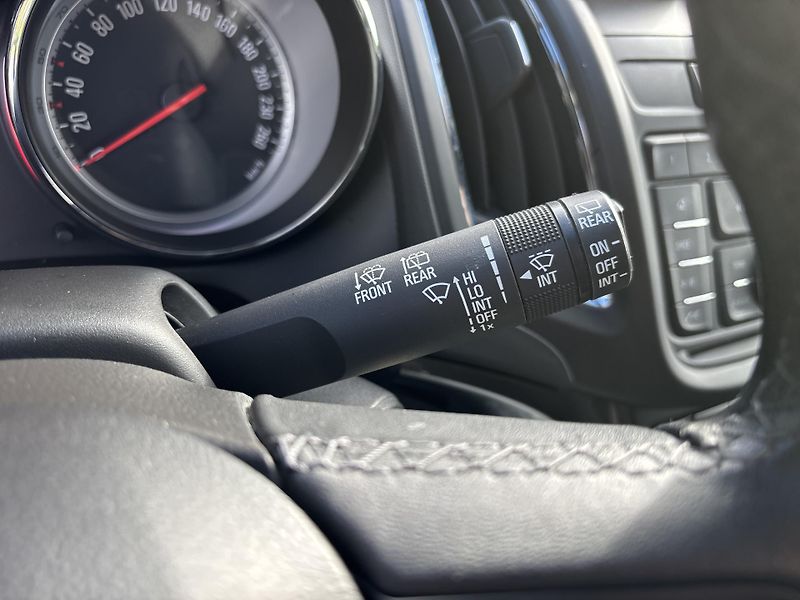 Opel Zafira (2016) 1.4 Turbo 103kw Serviska ČR - fotka 12 z 32