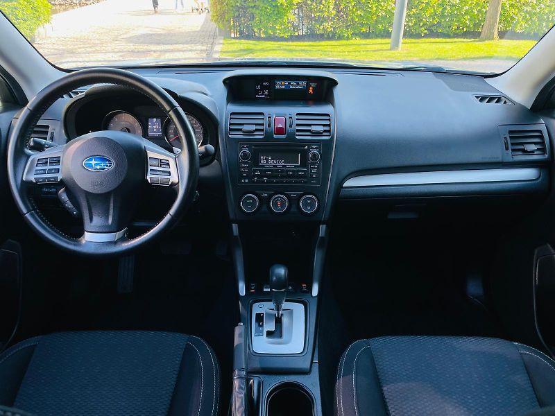Subaru Forester 2.0i 4x4 AUT TAŽNÉ SERVISKA - fotka 24 z 43