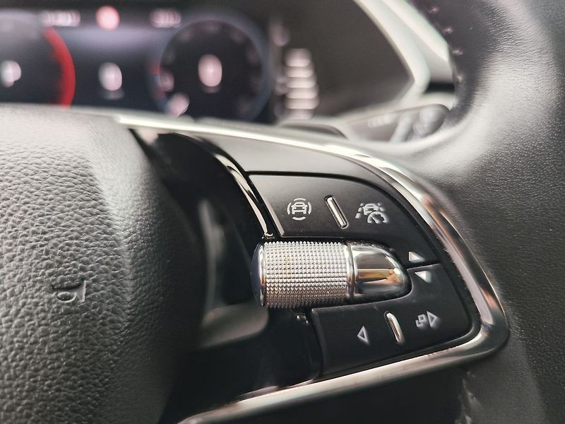 Škoda Superb 2.0 TDI/110kW Style DSG - fotka 28 z 35